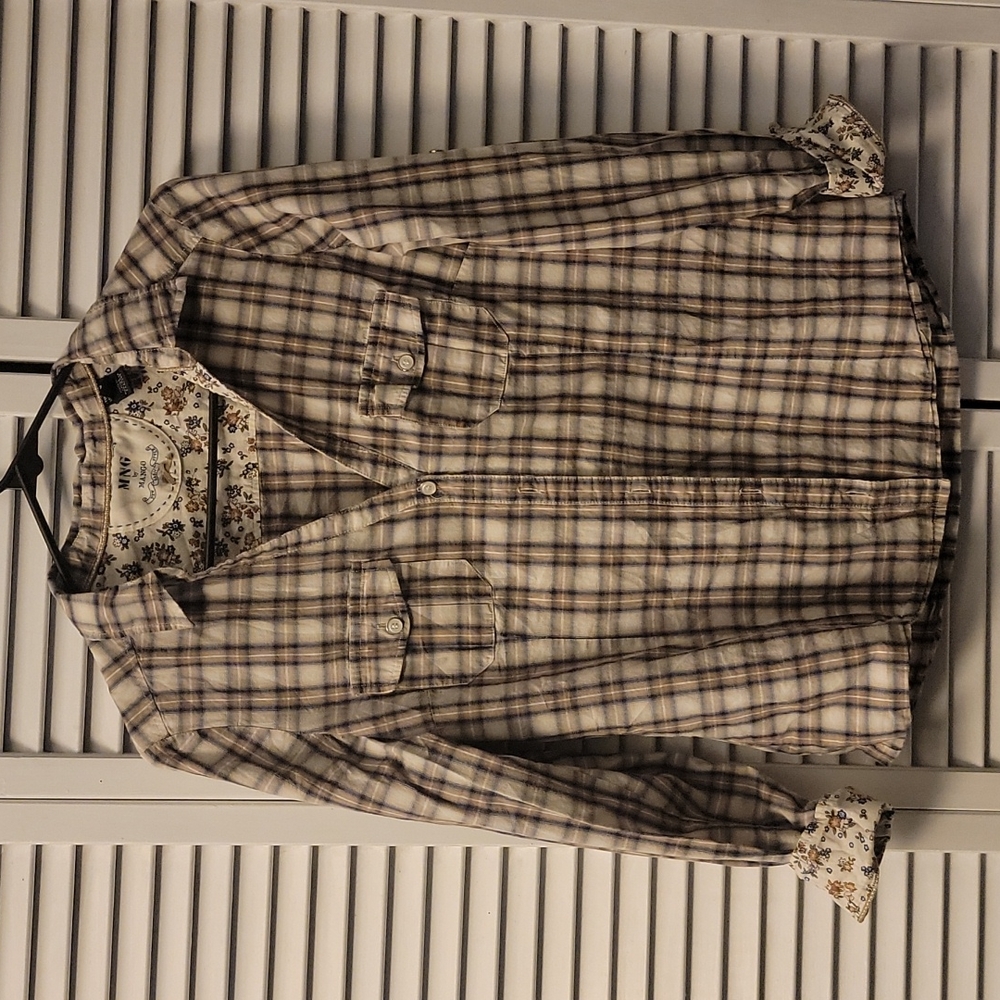 4/$20 MNG by MANGO shirt button up Flannel Like cute Cuffs sz 6